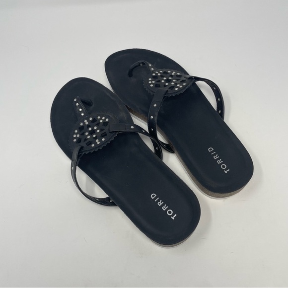 Torrid Black Eva Outsole Medallion Slides NWOT Size 12WW - Picture 2 of 6